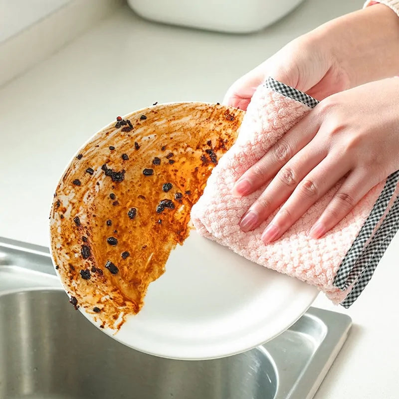 KitchenTowel™ – Der unverzichtbare Küchenhelfer für Sauberkeit und Komfort